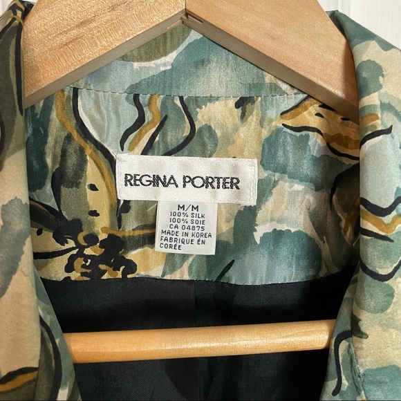 Printed SILK Jacket - Picture 4 of 10